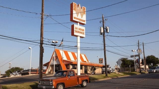 You are currently viewing Whataburger employee shocks customer by flipping over order